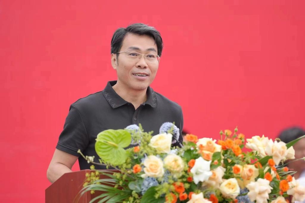 1718336448332090538.jpg 赖刚.jpg